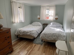 3 chambres, bureau, Wi-Fi gratuit, draps fournis