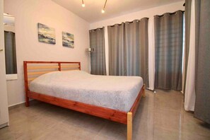 1 bedroom, iron/ironing board, WiFi, bed sheets