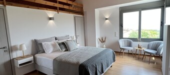 Modern & Luxury Maisonette