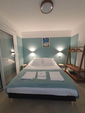 7 bedrooms, iron/ironing board, free WiFi, bed sheets