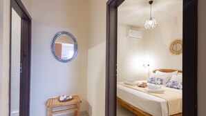 4 bedrooms, desk, iron/ironing board, WiFi - Princess Sissi, Villa-House with private pool and garden (Sissi)