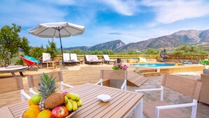 Outdoor dining - Princess Sissi, Villa-House with private pool and garden (Sissi)
