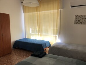 2 Schlafzimmer, Zimmersafe, Bügeleisen/Bügelbrett, kostenloses WLAN