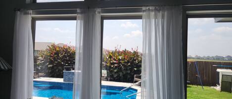 Piscine extérieure, piscine chauffée