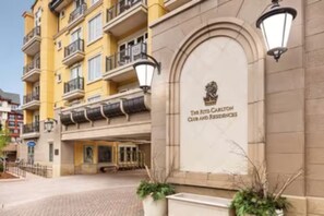 Exterior detail - Luxurious 2 BR, 2.5 Bath unit in Ritz Carlton Club in Vail, Colorado (Vail)