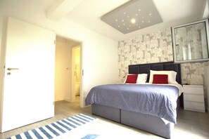 3 bedrooms, WiFi, bed sheets