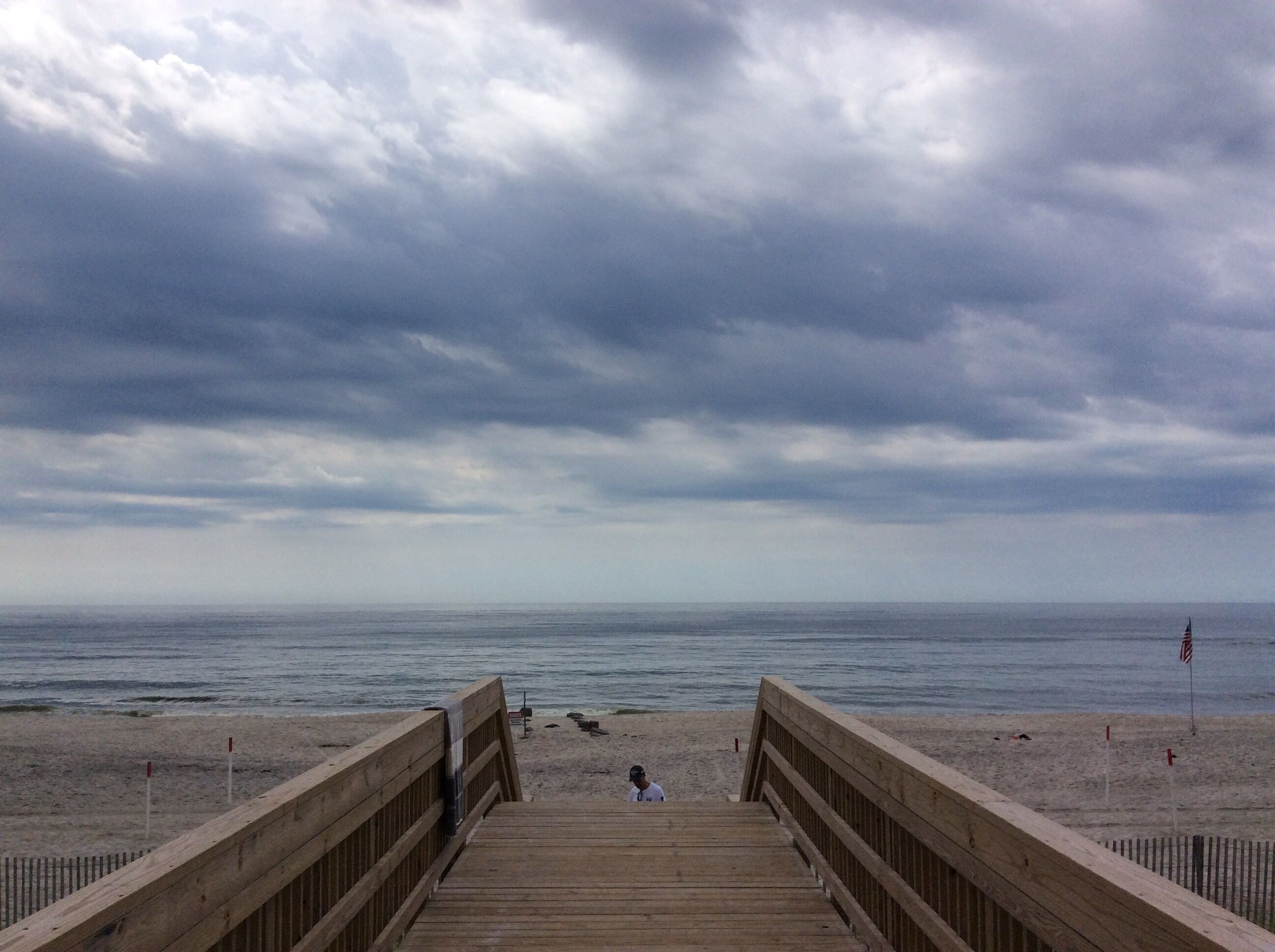 Beach nearby, sun loungers, beach towels