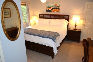 3 bedrooms, desk, iron/ironing board, free WiFi