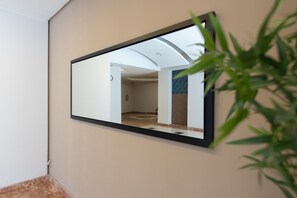 Interior entrance - Mahane Yehuda Market Apartment Jerusalem (Jerusalem)