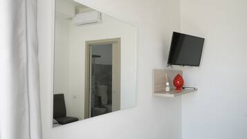 Comfort-Doppelzimmer, 1 Doppelbett | Schallisolierte Zimmer, kostenloses WLAN