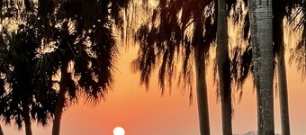 SeaBreeze Place/new Luxury Spacious Guest House-2mins walk to Palma Sola Bay 