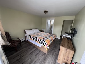 Habitación básica | 1 habitación, wifi gratis y ropa de cama