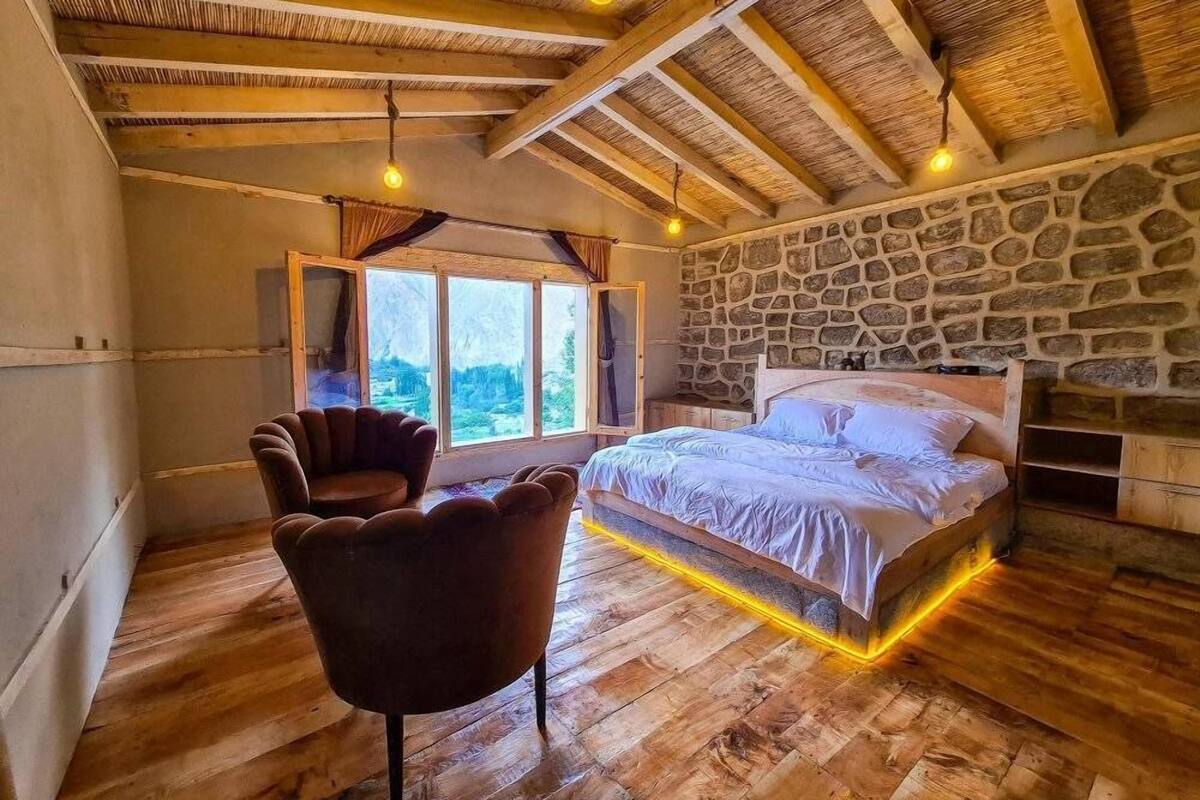 Quarto casal luxo | Ferros/tábuas de passar roupa, Wi-Fi de cortesia, roupa de cama