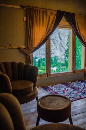 Chambre Double Deluxe | Fer et planche à repasser, Wi-Fi gratuit, draps fournis