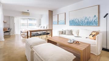 Studio | Living area