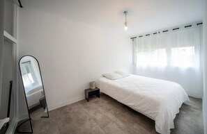 1 habitación, escritorio, wifi y ropa de cama 