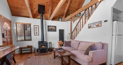 Family! FirePit! Pets! Foosball! BBQ! Wi-Fi! Patio! CableTV! Romantic!