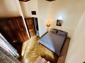 6 Schlafzimmer, Schreibtisch, Bügeleisen/Bügelbrett, kostenloses WLAN