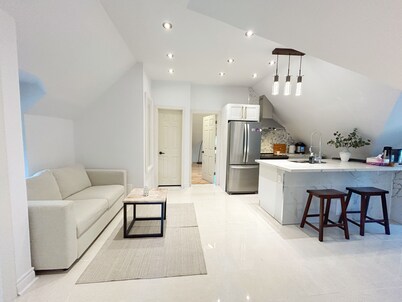 Cozy 2-Bedroom Apartment In Historical Building. 