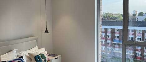 1 soverom, strykejern/-brett og sengetøy