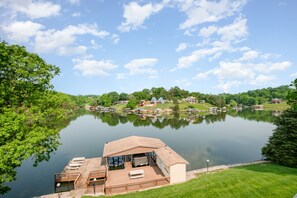 Exterior - Beautiful Lakefront Home, Private Dock, Sleeps 16, 12 minutes to Ark Encounter (Williamstown)
