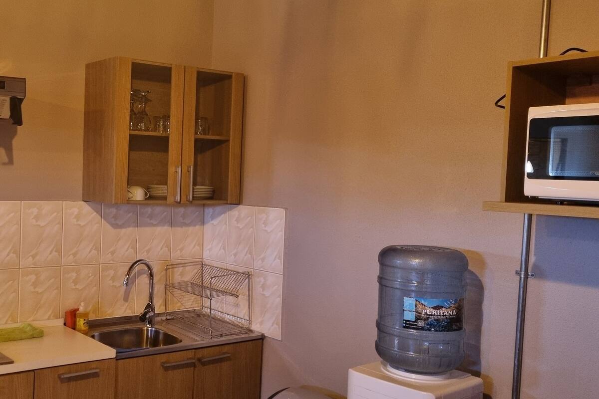 Superior Cabin | Private kitchen | Mini-fridge, dishwasher, cookware/dishes/utensils