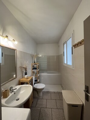 Hårtørrer, håndklæder