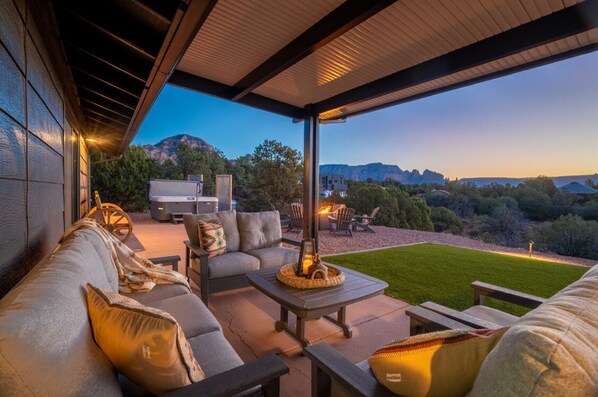 Terrace/patio - VIEWS, hot tub, dog friendly, near trailheads! (Sedona)