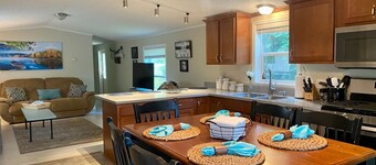 Raleigh Retreat: Cozy Waterfront Lake Home on Nolin Lake & Close to Mammoth Cave