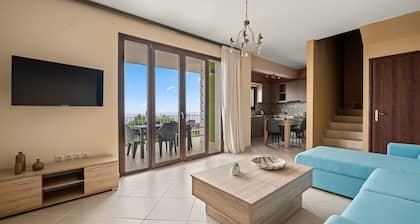 Lakis Maisonette - 2 floor newly built apartment with sea view