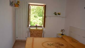 1 chambre, fer et planche Ă repasser, Wi-Fi gratuit, draps fournis