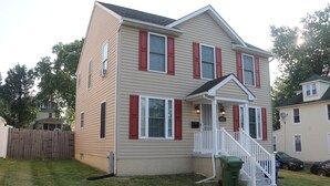 Exterior - A cozy short-term lower level rental in quiet  area of Baltimore City (Baltimore)