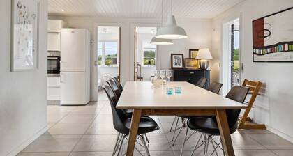Lovely home in Hesselager with WiFi