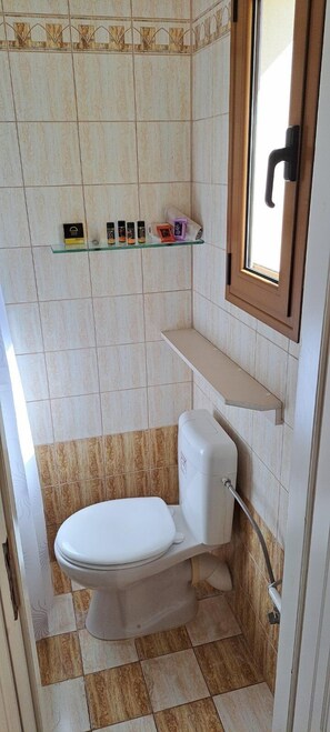 Bathroom - Kallia Apartment (Chania)