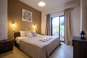 Premium bedding, in-room safe, desk, blackout drapes - Parakladi Seaside Retreat (Corfu)