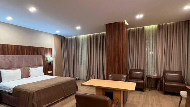 Phòng đôi Cao cấp | Bộ đồ giường kháng dị ứng, chăn bông 