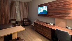 Phòng đôi Cao cấp | Bộ đồ giường kháng dị ứng, chăn bông 
