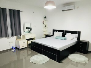 4 bedrooms, WiFi, bed sheets