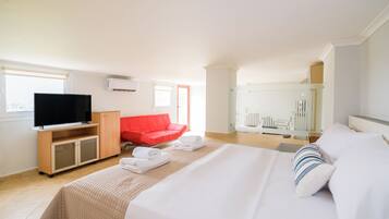 Apartment | 1 bedroom, soundproofing, free WiFi, bed sheets