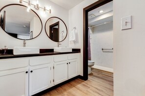 Shower, hair dryer, towels, soap - Entire condo in historic downtown Winston-salem building (Winston-Salem)