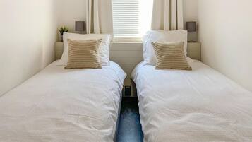 2 bedrooms, free WiFi, bed sheets