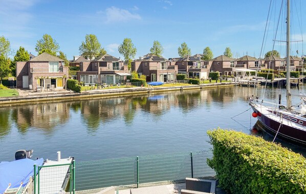 Marina - 2 bedroom awesome home in Oude Tonge (Oude Tonge)