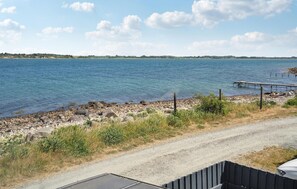 Nær stranden og fisking