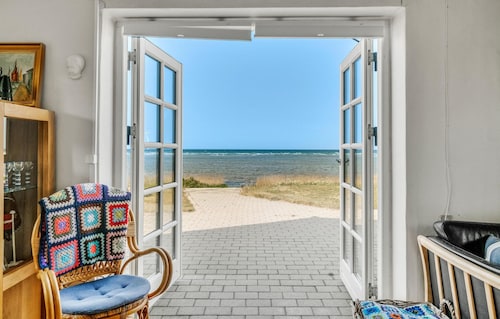 Cozy home in Glesborg with WiFi