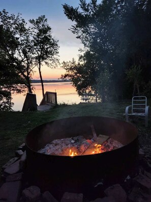 Property grounds - Family Shoreline Hideaway (Ortonville)