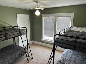 3 Schlafzimmer, Bügeleisen/Bügelbrett, Reisekinderbett, WLAN