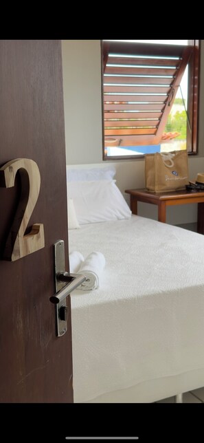 6 bedrooms, iron/ironing board, WiFi, bed sheets