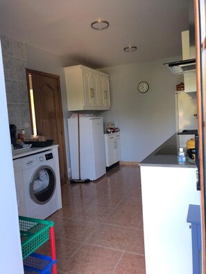 Interior - La Tranquille de la Campagne pas Loin de Perigueux (Église-Neuve-de-Vergt)