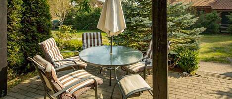 تناول الطعام بالخارج