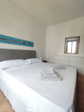 2 chambres, fer et planche à repasser, lit parapluie, Wi-Fi gratuit